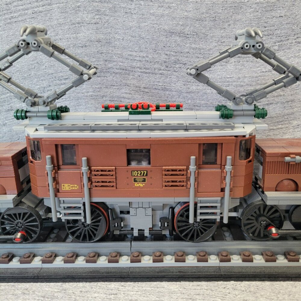 Lego Creator Expert 10277 Crocodile Locomotive - Picture 9 of 16